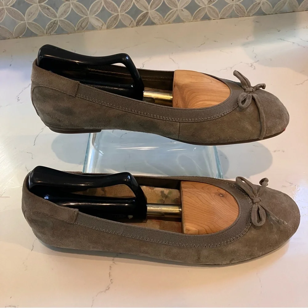 Vionic Matira Womens Size 8.5 Shoes Taupe Suede Bow Slip on Comfort Ballet Flats - Picture 3 of 12